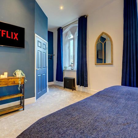 The Old Vicarage - Secure Parking, Fast Wifi, Garden Villa ลีดส์ ภายนอก รูปภาพ