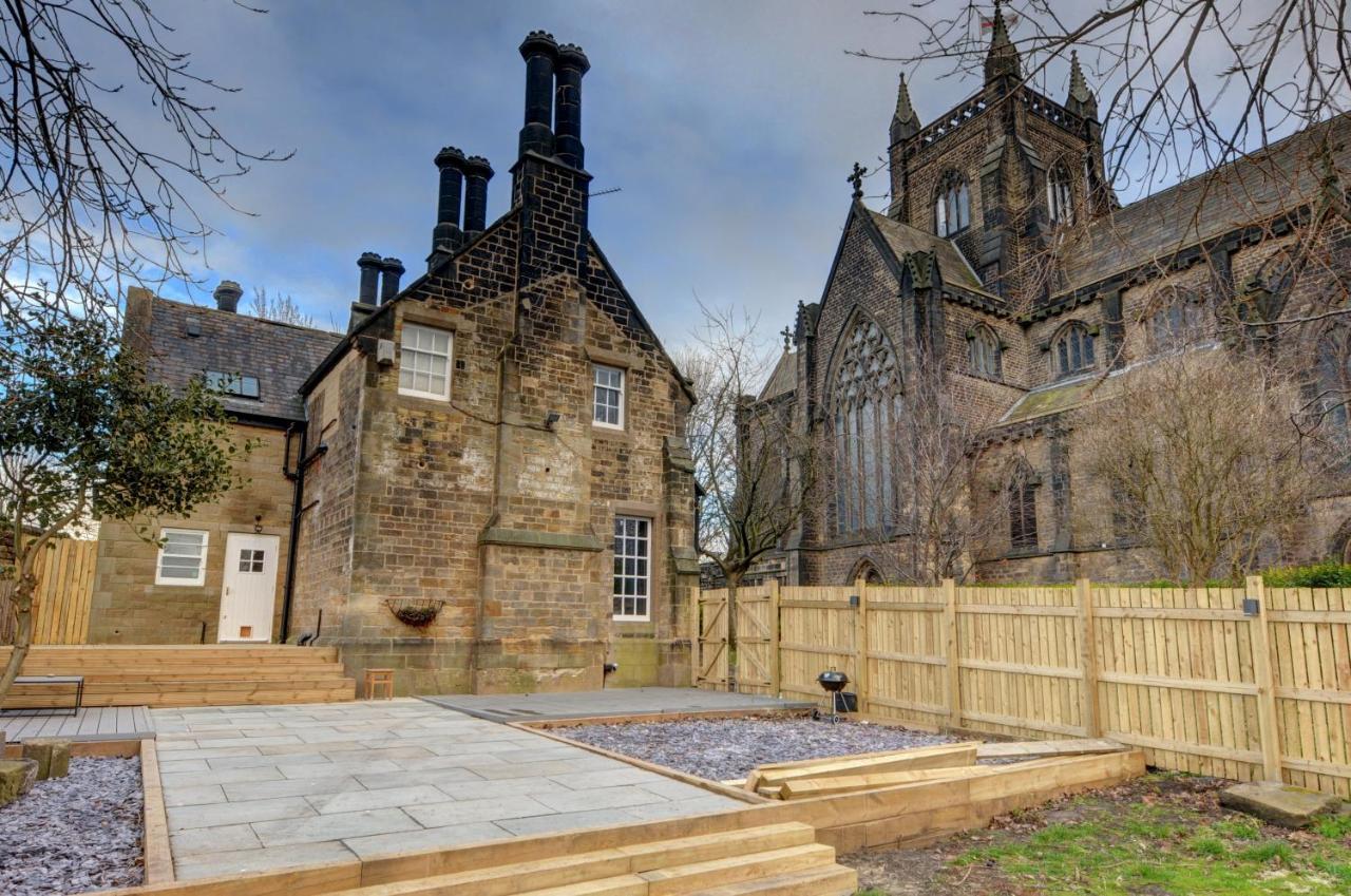 The Old Vicarage - Secure Parking, Fast Wifi, Garden Villa ลีดส์ ภายนอก รูปภาพ